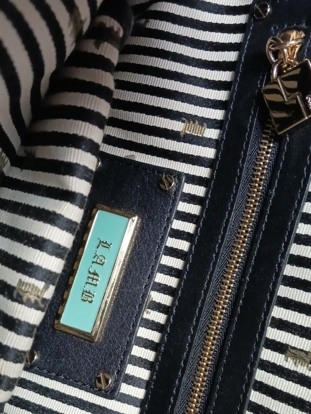 LAMB BLK WH LARGE SATCHEL SAMBURO BAG
